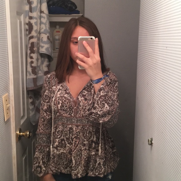 Flouncy Patterned Blouse - Picture 1 of 4
